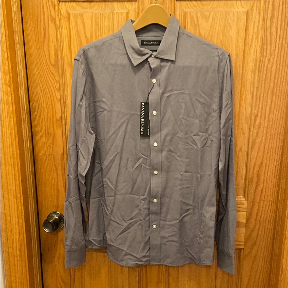Banana Republic Men's Casual Gray Button Down Shirt